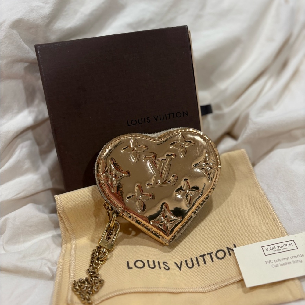 Vintage Louis Vuitton Monogram Miroir Heart Coin Purse (Porte Monnaie Coeur) - Picture 2 of 10